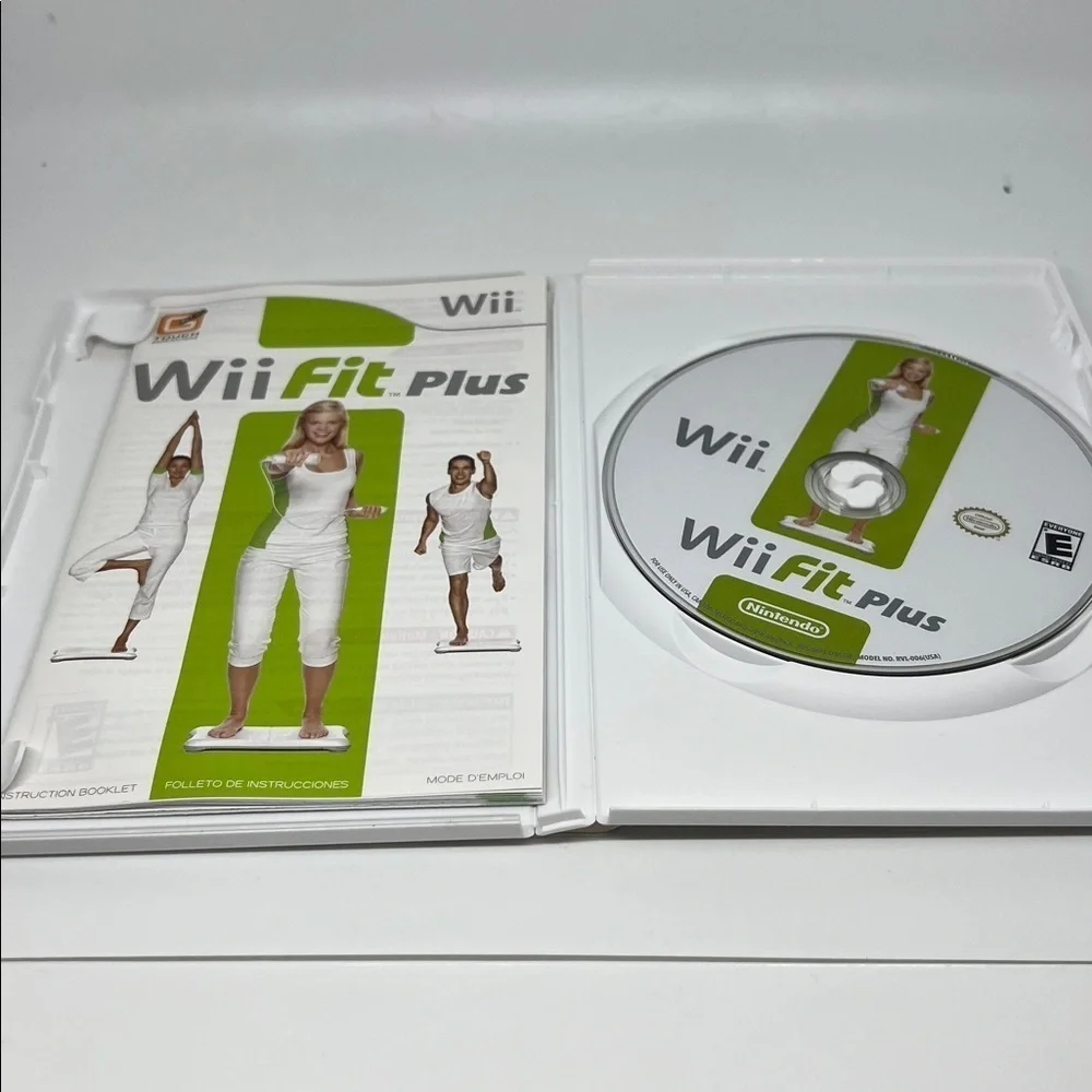 🎮 Nintendo Wii Game Bundle – Wii Fit Plus + Family Feud 2010 Edition (2 Games)